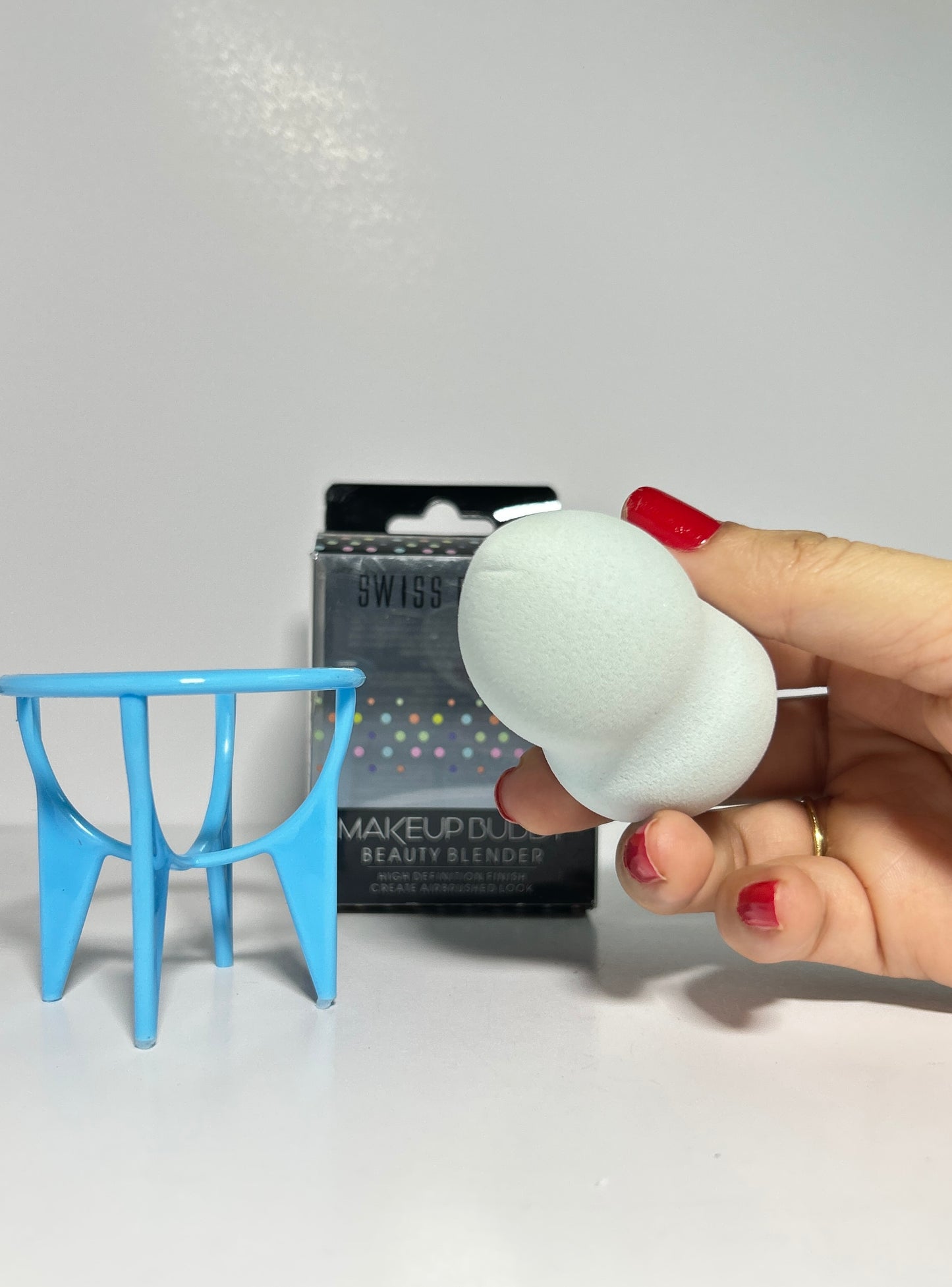 Swiss Beauty Makeup Buddy Beauty Blender for Face Makeup | Reusable | Multi-Use Beauty Blender | Shade - soft green