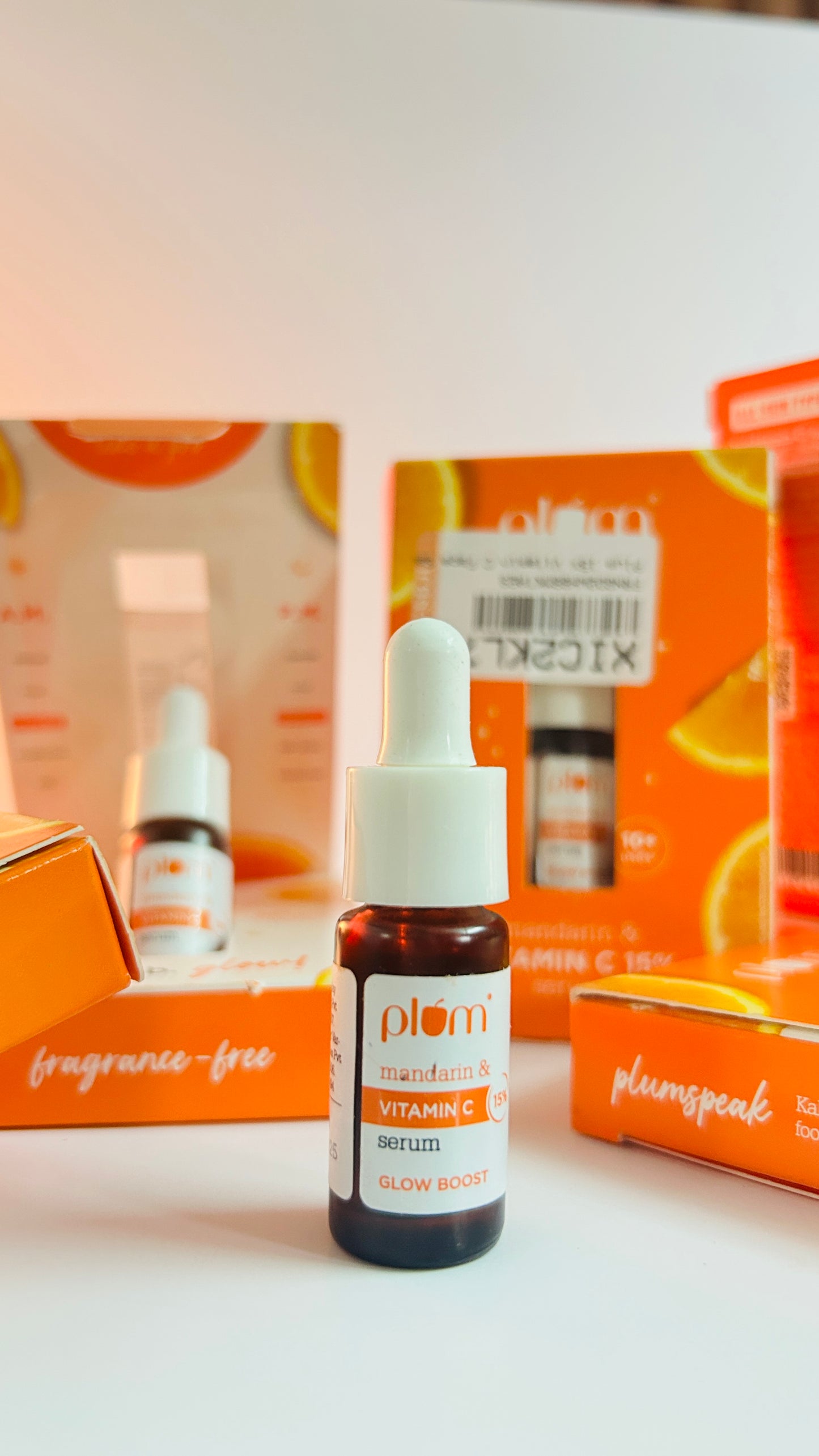 Plum 15% Vitamin C Serum for Glowing Skin mini | for Oily, Dry & Combination Skin | Reduce Pigmentation & Dark Spot |with Mandarin | Non-Irritating, Hydrating & Soothing | Face Serum for Men & Women | 3ml