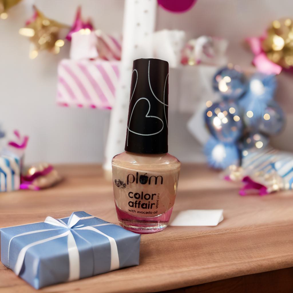 Plum Color Affair Nail Polish | 7-Free Formula | High Shine & Plump Finish | 100% Vegan & Cruelty Free Nailpaint | Peaches n’ Cream - 131 | 11 ml
