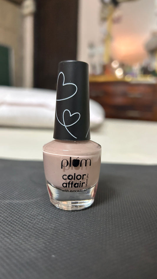 Plum Color Affair Nail Polish | 7-Free Formula | High Shine & Plump Finish | 100% Vegan & Cruelty Free Nailpaint | Peaches n’ Cream - 131 | 11 ml
